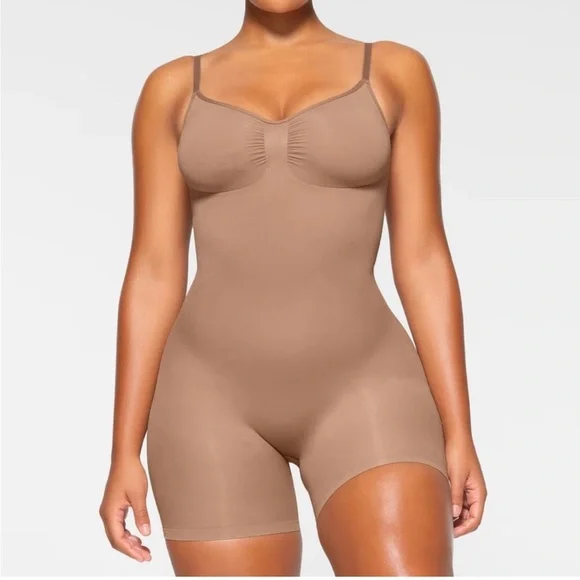 SKIMS Seamless Sculpt Mid Thigh Brief Bodysuit S/M NEW - Picture 2 of 4
